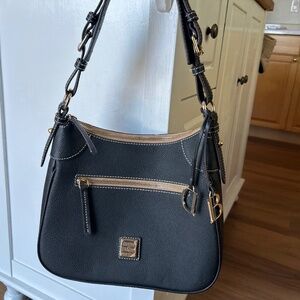 Dooney & bourke cute black purse